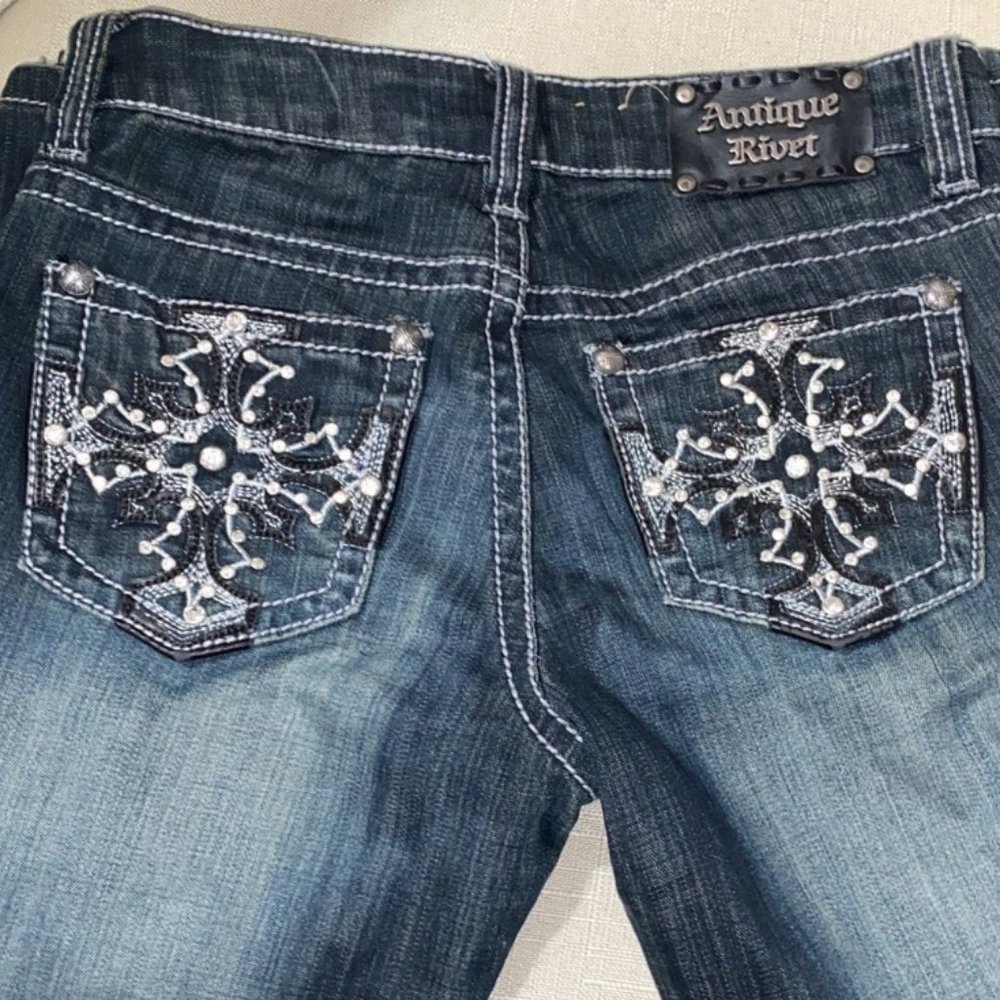 Antique Rivet size 25 women's blue jeans, pants, bottoms, rhinestone jeans